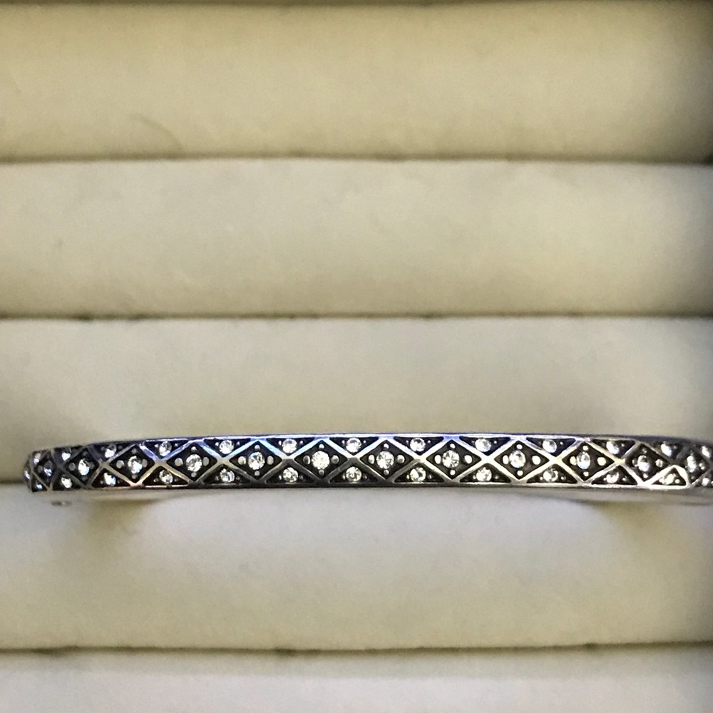 Brighton hinged bangle bracelet.- NWOT